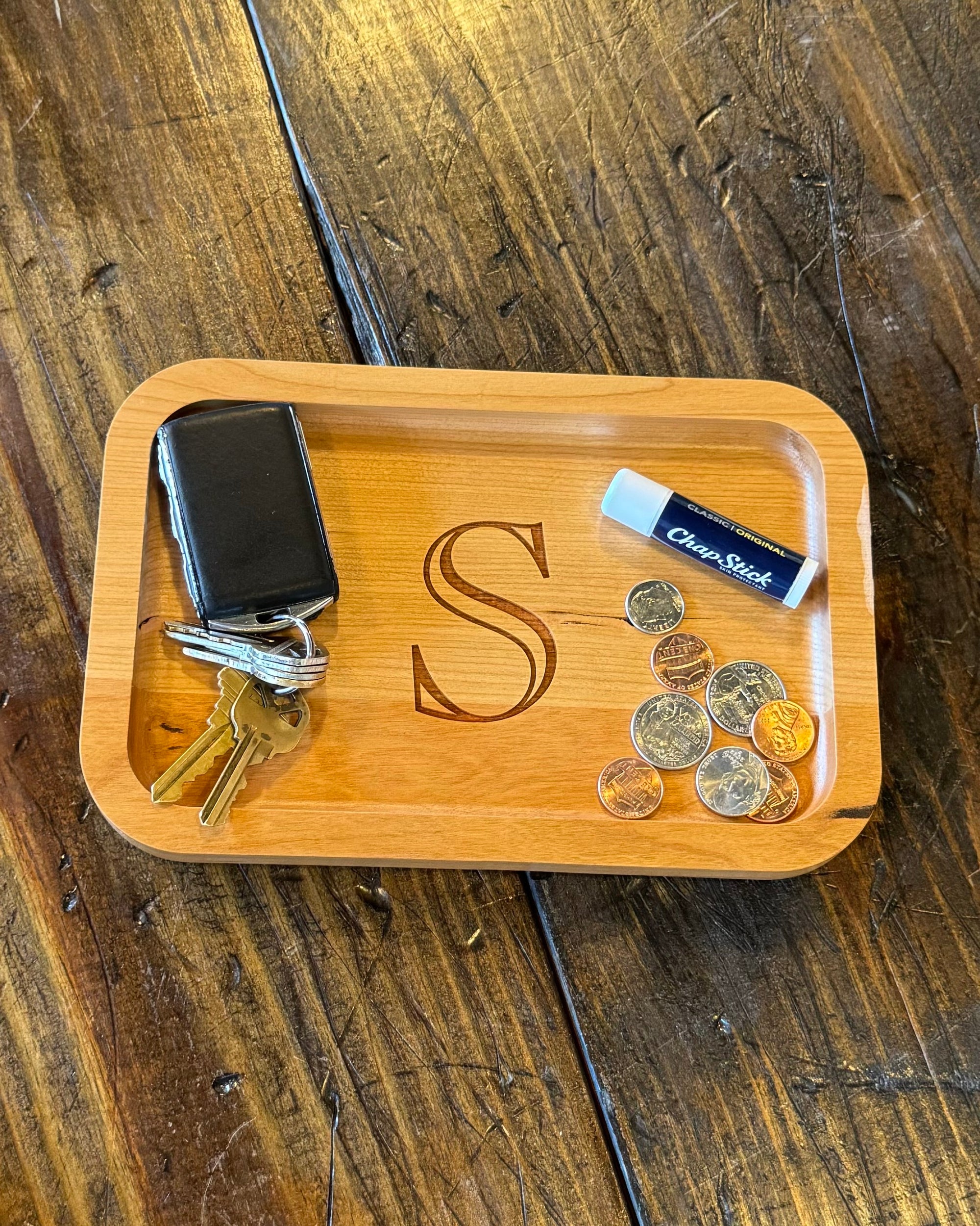 Cherry Wood Tray - Personalized Letter Design | Elegant Engraved Wooden Catch All