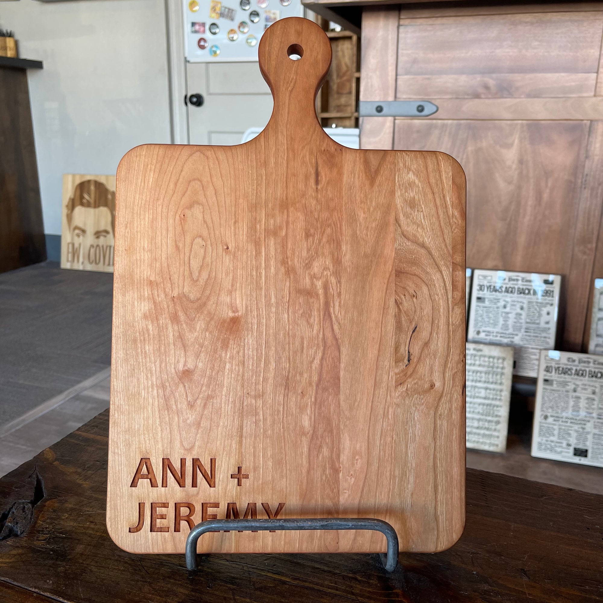 Cutting Board with Rounded Handle - ImpressMeGifts